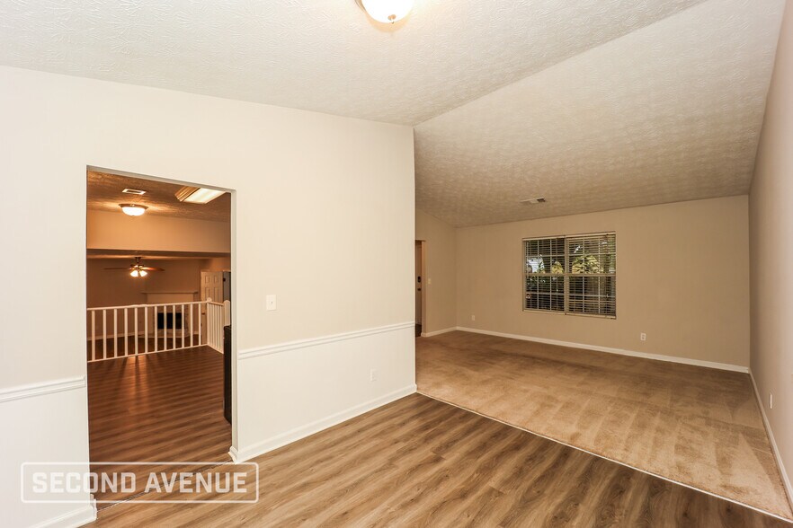 Building Photo - 6614 Rebecca Lou Ln