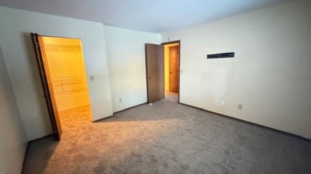 Building Photo - 5648 Ryewyck Dr