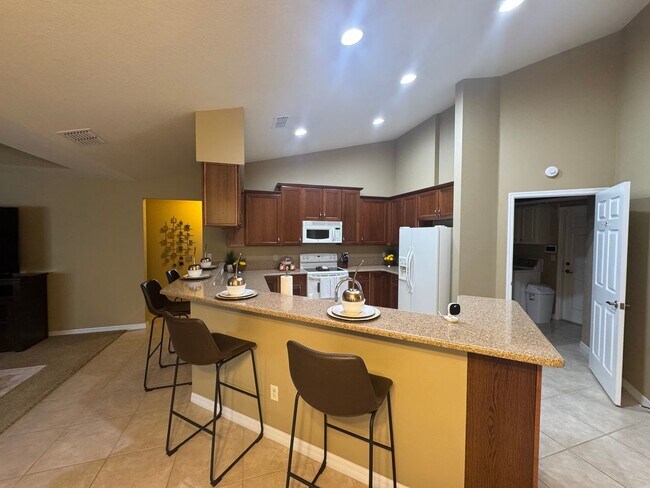 Building Photo - 5303 SW 88 Pl