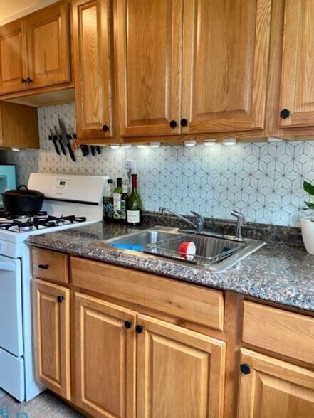 Building Photo - 1235 Randolph St NW