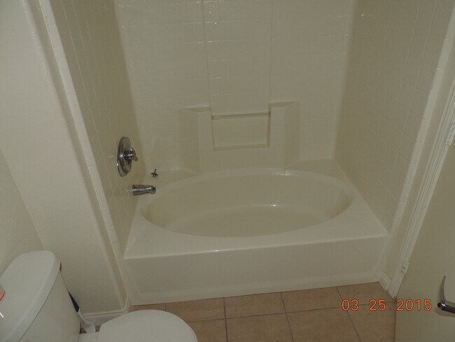 Building Photo - NW 1st floor condo