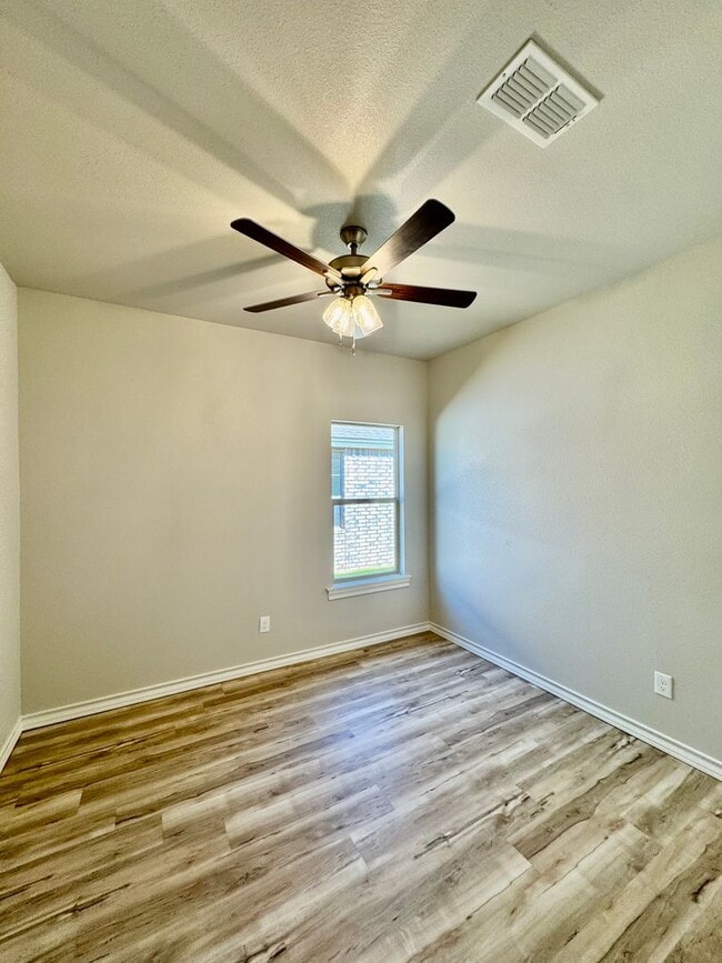 Building Photo - 4bed 2 bath - Frenship ISD
