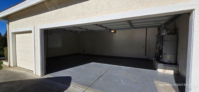 Building Photo - 3288 Ascot Ct