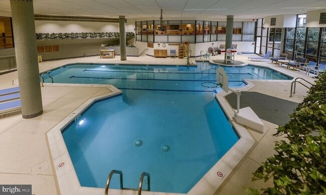 Building Photo - 5902 Mt Eagle Dr