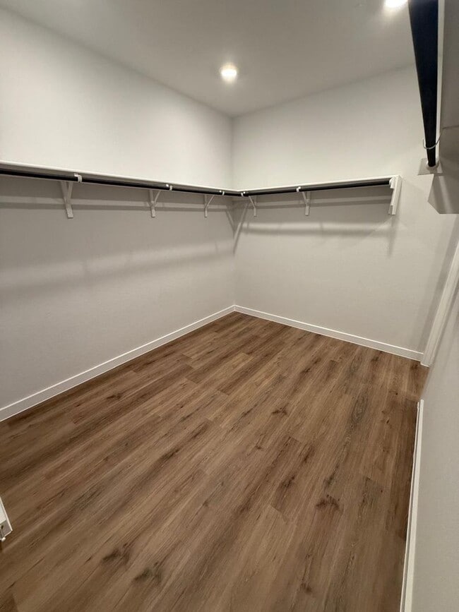 Building Photo - Newly Built Never Been Lived In