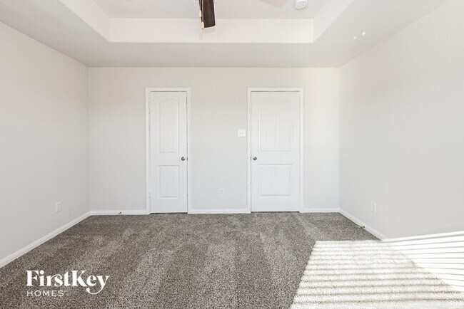 Building Photo - 25590 Roy Rogers Ct