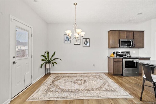 Building Photo - 516 Loom Dr