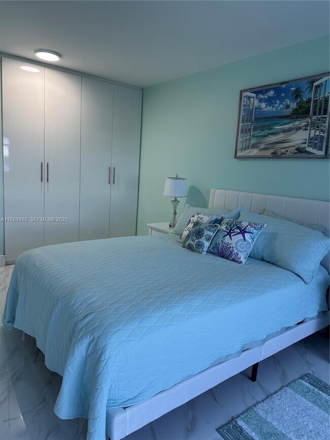 Building Photo - 2501 S Ocean Dr