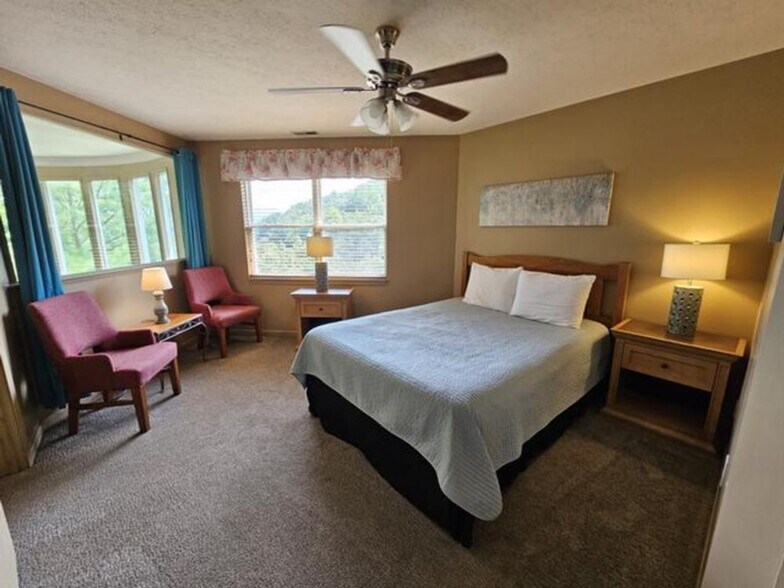 Building Photo - 1208 Edelweiss Dr