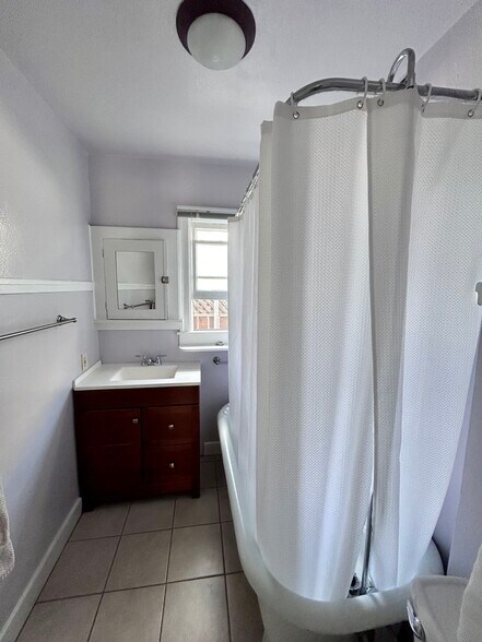 Bathroom - 1613 6th Ave