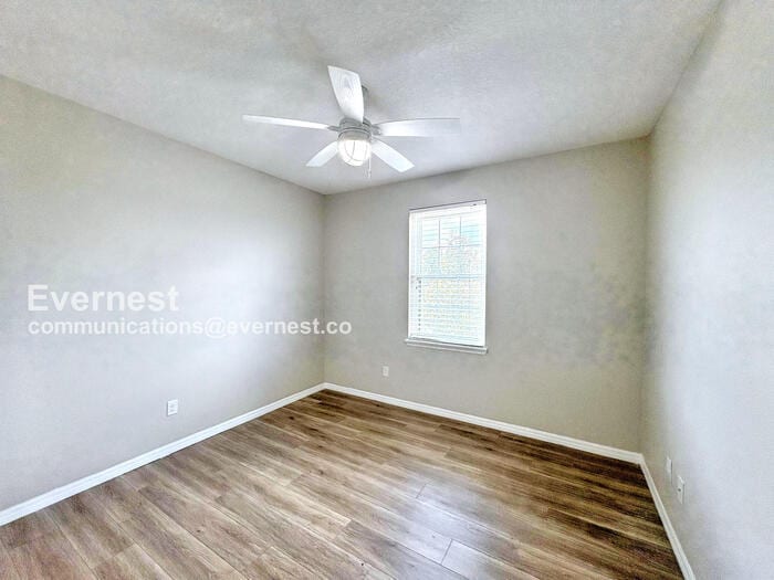 Building Photo - 2318 Sebago Dr