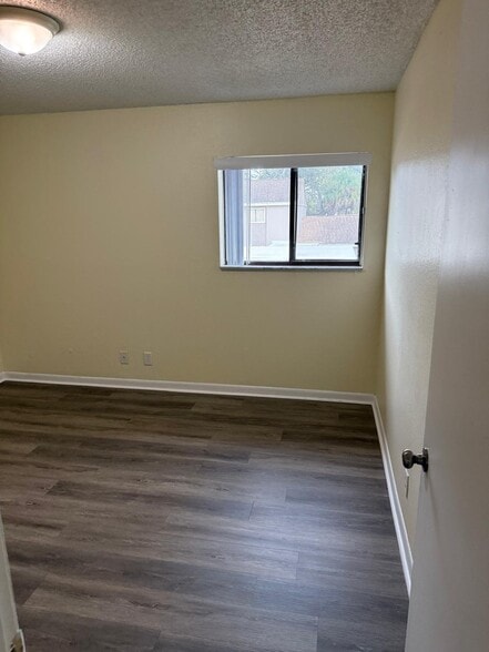 Building Photo - 8622 Cattail Dr