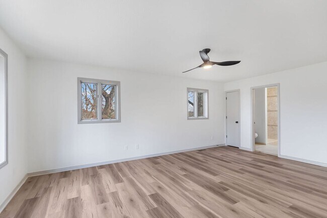 Building Photo - 39 Salen Ln