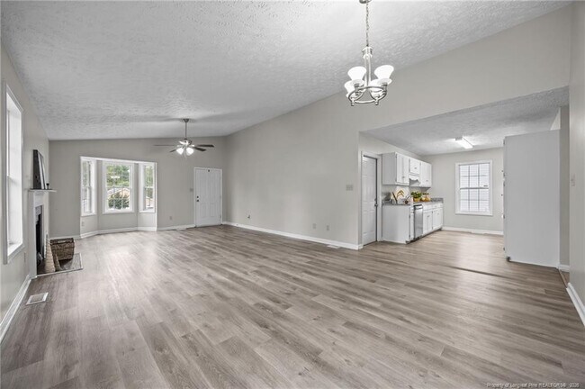 Building Photo - 1421 Matilda Ct