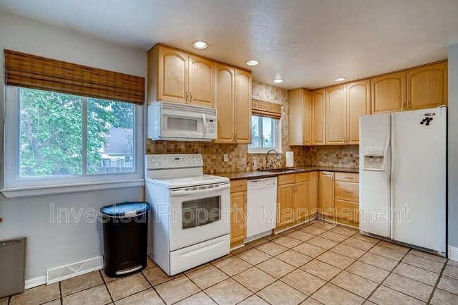 Building Photo - 7926 Ingalls St