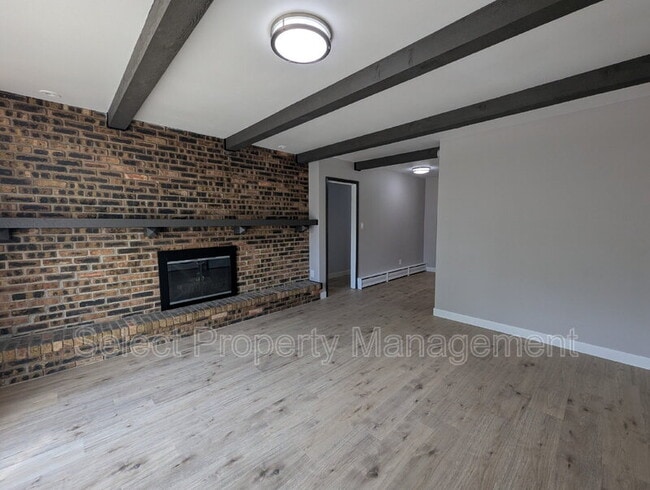 Building Photo - 3211 Jonquil Dr