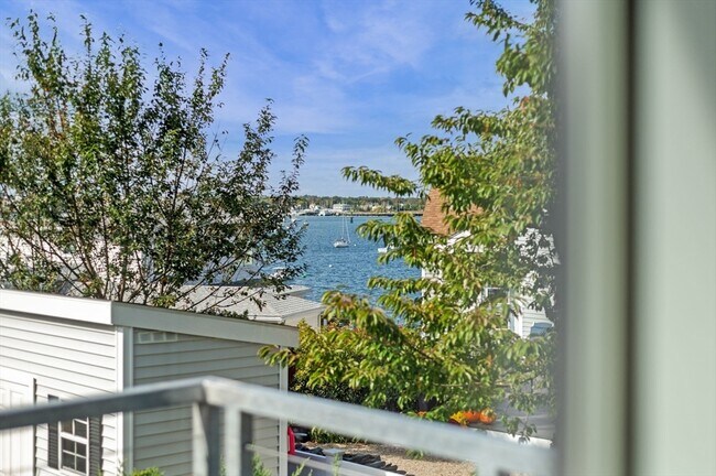 Building Photo - 99 Naugus Ave