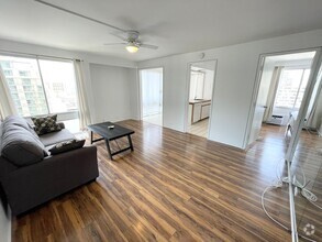 Building Photo - 2 bedroom, 2 bathroom w/ Parking in Waikiki!