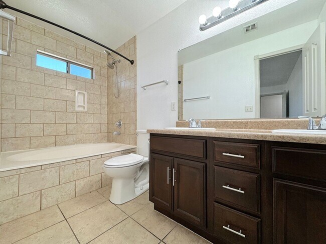 Building Photo - Sandstone Ranch Estates 4Bed Refrig A/C by...