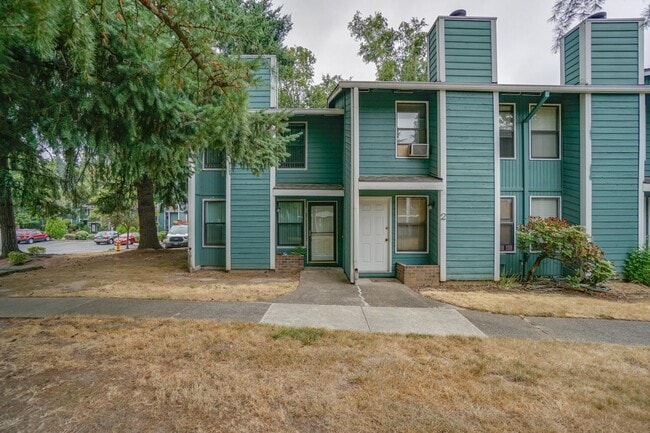 Building Photo - "First Month Half Off " Fanno Creek Condo - Lovely Condo in Heart of Tigard