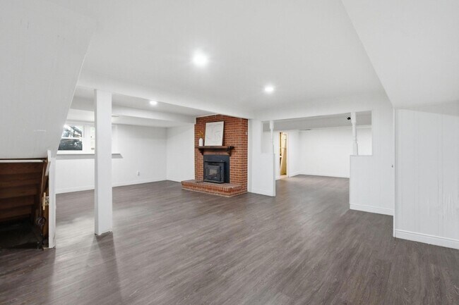 Building Photo - 206 Hiawatha Trail
