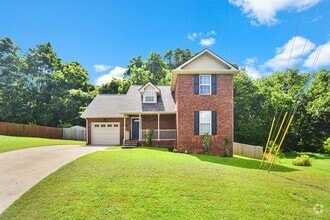 Building Photo - Pet Friendly Three Bedroom!