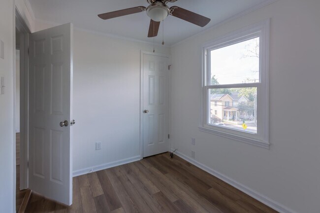 Building Photo - 201 Holly Dr