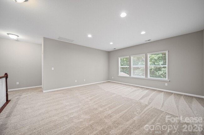 Building Photo - 1912 Madeira Cir