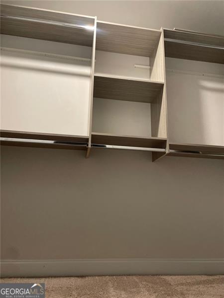 Building Photo - 560 Vandenburg Dr