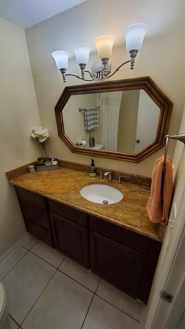 Building Photo - 12233 Armenia Gables Cir