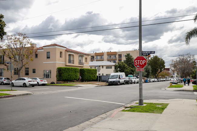 Building Photo - 409 Hayworth Ave