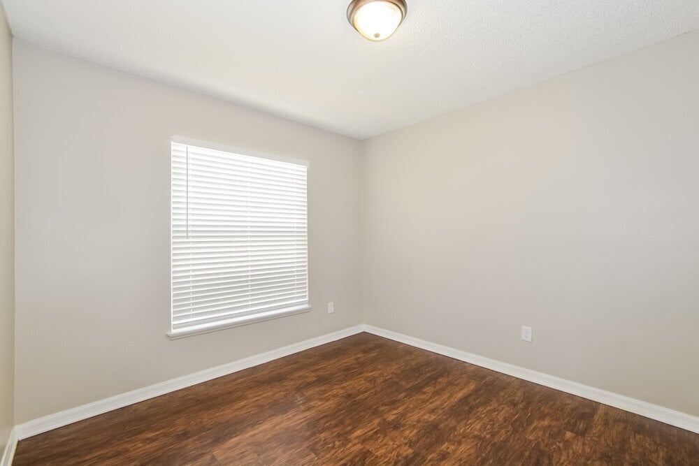 Building Photo - 4056 Forest Island Dr