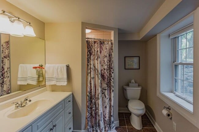 Building Photo - 501 Lime Kiln Rd