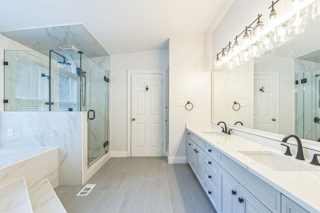 Building Photo - Spacious 5BR House in Pottstown