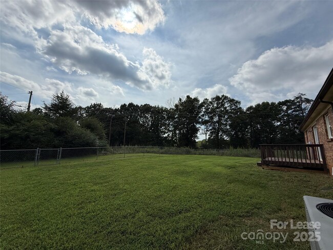 Building Photo - 4712 Jamee Dr