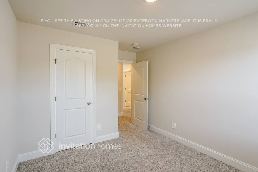 Building Photo - 250 River Rock Dr