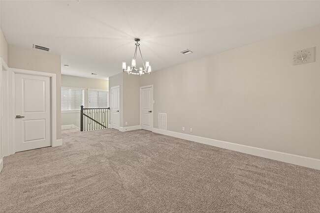 Building Photo - 11905 Wedemeyer Way