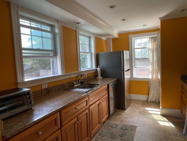 Building Photo - 70 Porpoise Way
