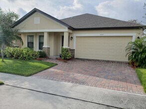 Building Photo - 3935 Harvest Cir