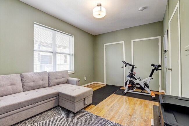 Building Photo - 1726 Aliceanna St