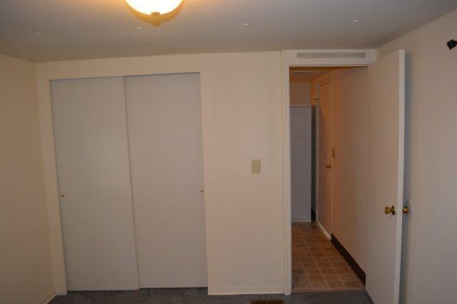 Building Photo - Sweet in-town mobile, very cute 1 bedroom