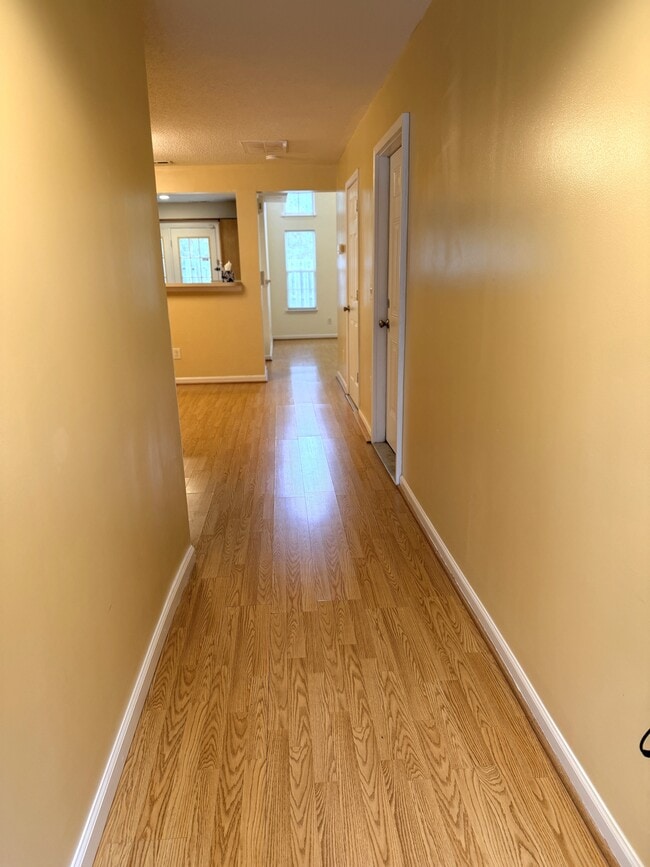 Building Photo - 5106 Bartholomew's Ln