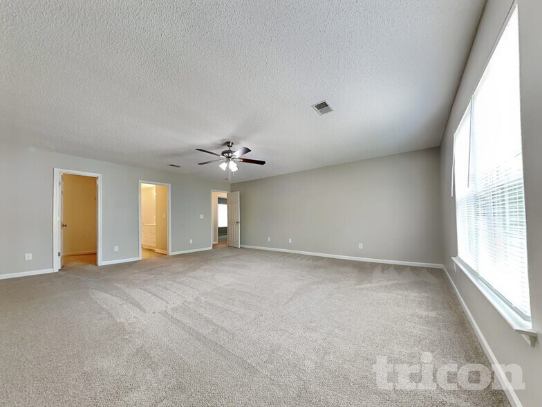 Building Photo - 121 Eagle Pointe Dr