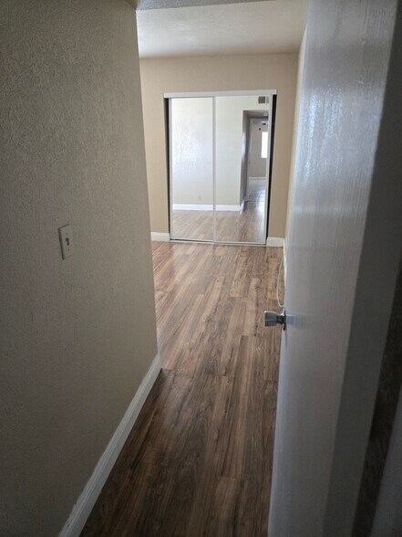Building Photo - 33 Gold Bar Ct