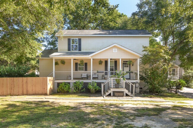 Building Photo - 886 Sedge Ct