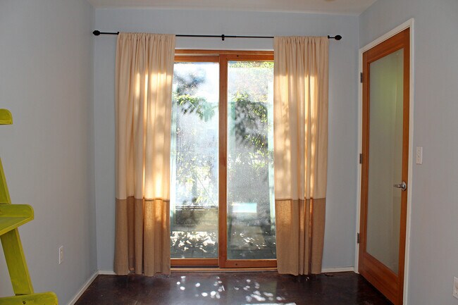 Building Photo - Lovely 3 Bed, 2 Bath Townhouse in North Tabor