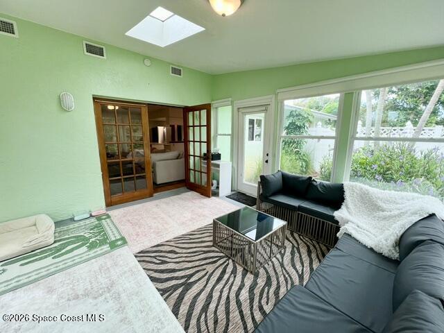 Building Photo - 2108 Rosewood Dr