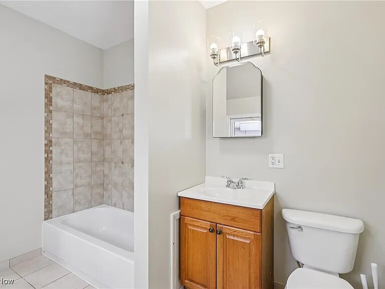 Building Photo - 3617 Cecilia Ave