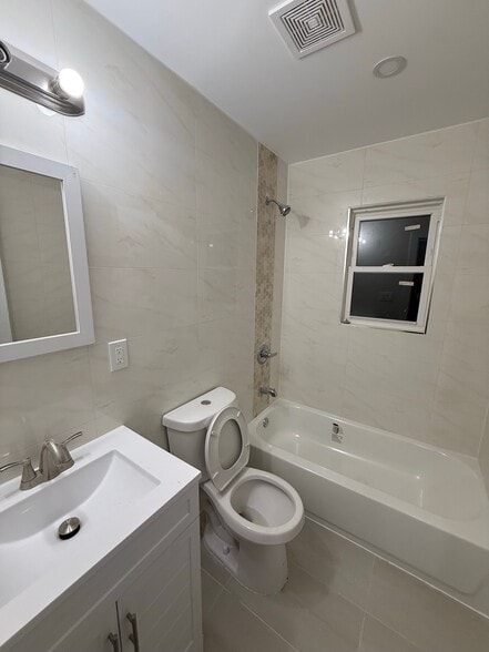 Building Photo - 5-31 B 72 St