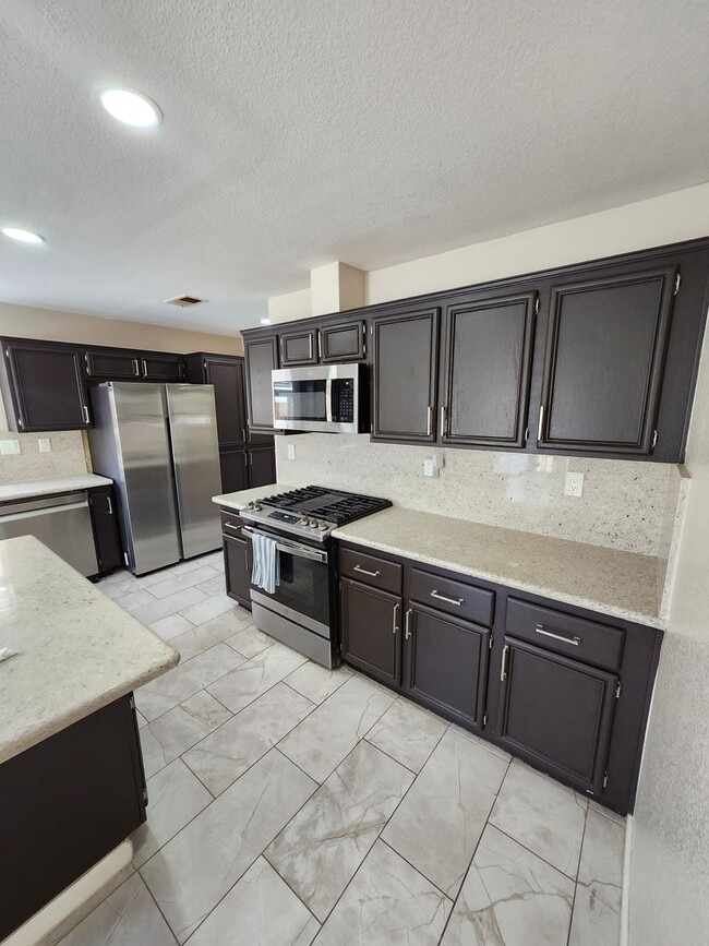 Building Photo - Beautiful 5 Bedroom House fully remodeled....